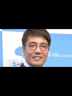 [x]B1- おぎやはぎ小木博明、娘の15歳誕生日に“家族4ショット”「なんてステキな」 妻・奈歩さんが公開 - YouTube