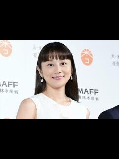 [x]『コタツがない家』“夫婦”小池栄子＆吉岡秀隆、バラエティー共演 藤原紀香の歌って踊る「ハシゴの旅」も - YouTube