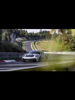 [x]The new Porsche 911 GT3 RS has set a mind-blowing Nürburgring lap time ...