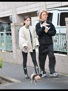[x]女優・大政絢さん ONE OK ROCKのToruさんと結婚を発表【左手には指輪
