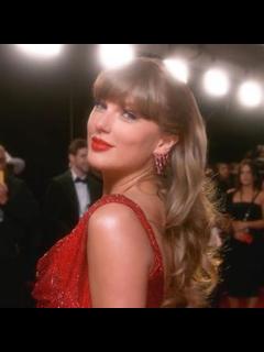 [x]GLAMBOT: Taylor Swift At The Grammy Awards 2025